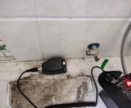 蓝田屋顶漏水维修公司分享下卫生间漏水的危害及解决方法